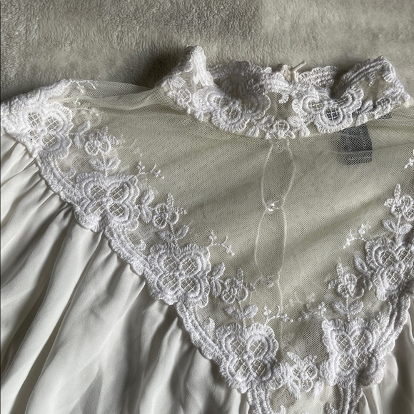 Forever 21 White Lace Detail Blouse - Picture 4 of 5